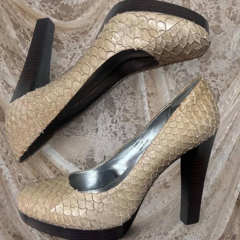 Calvin Klein Women's Tan and Brown Courts